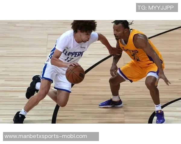 华子因右脚酸痛缺阵队记表示伤情不需长期休养